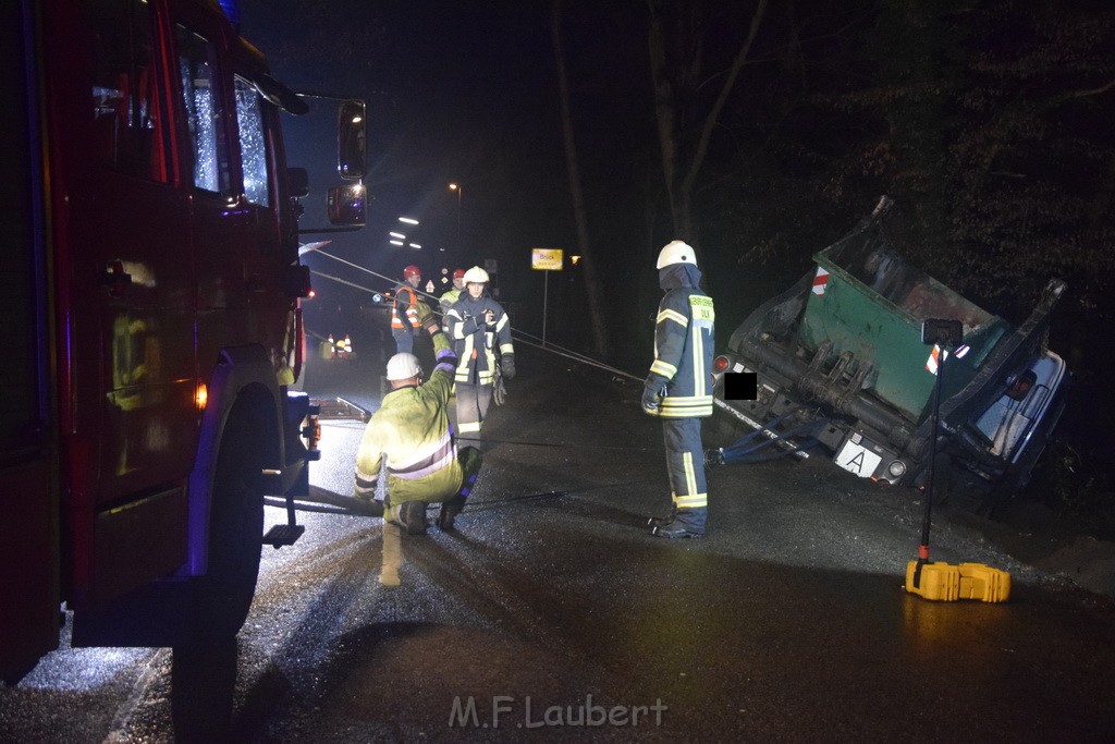 Container LKW umgestuerzt Koeln Brueck Bruecker- Dellbruecker Mauspfad P327.JPG - Miklos Laubert